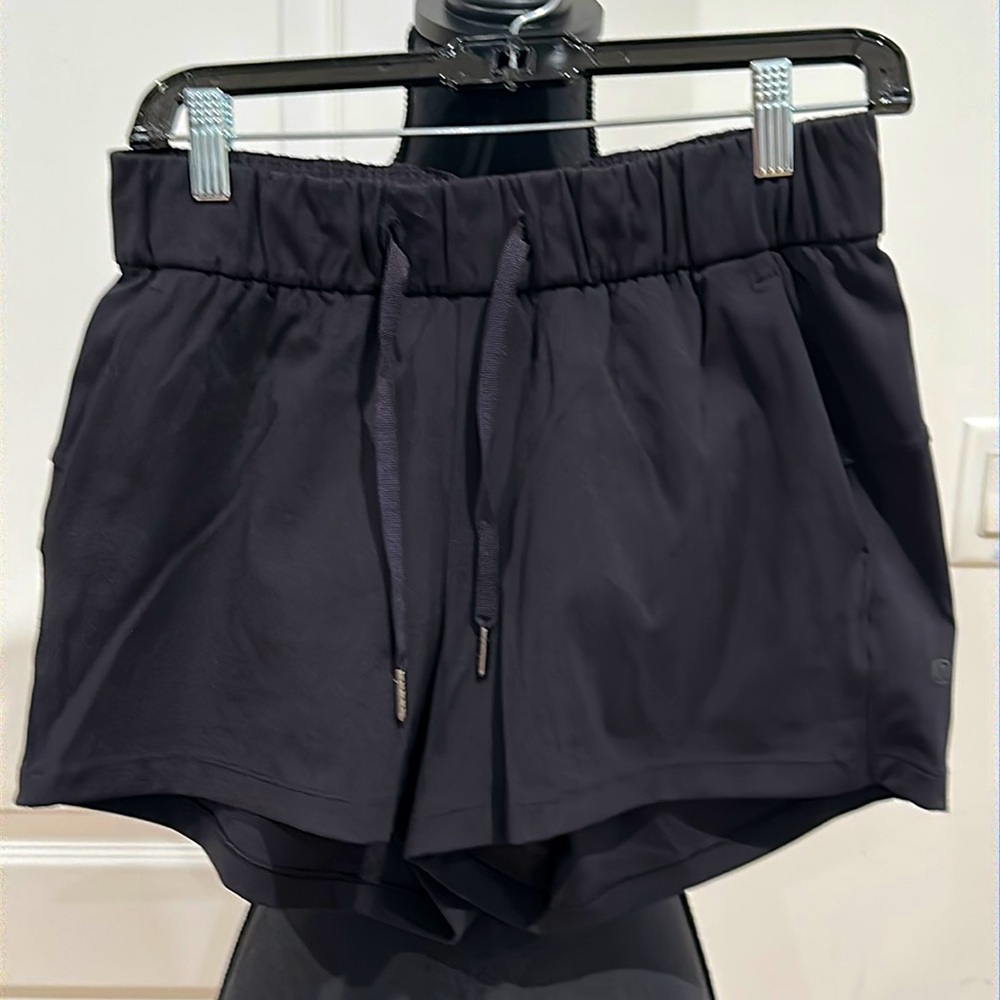 Lululemon Black athletic shorts size 6
